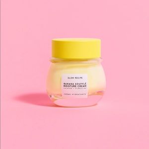 Calming and hydrating Banana moisturizer cream - glow recipe